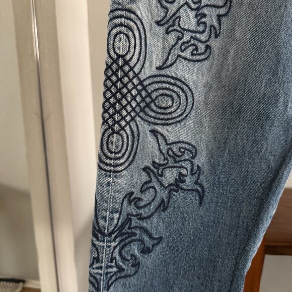 Levi's Made & Crafted - Embroidered Barrel Crop Jeans in Medium Wash - Picture 15 of 16